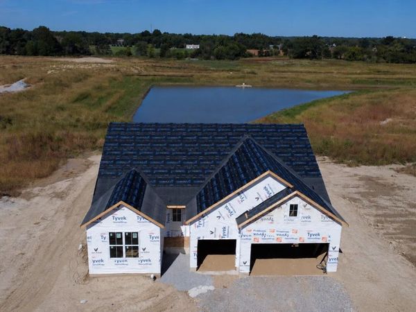 1858 Lambrusco Drive , Valparaiso, IN 46385