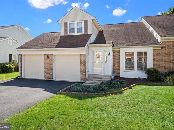 13 GREEN MEADOW COURT , NEWARK, DE 19711