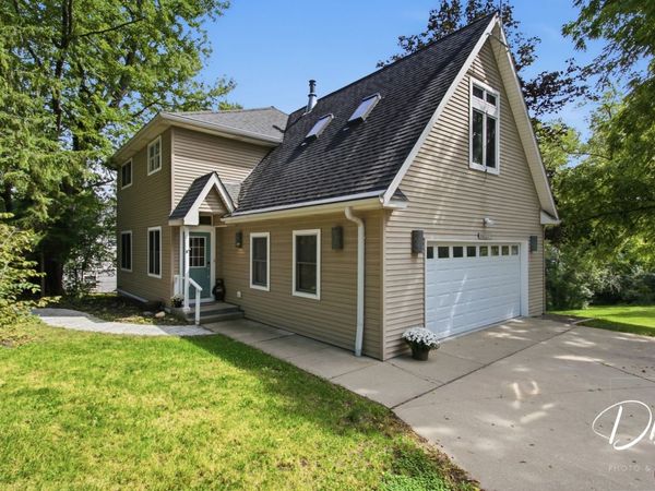 26227 W Forest Court, Antioch, IL 60002