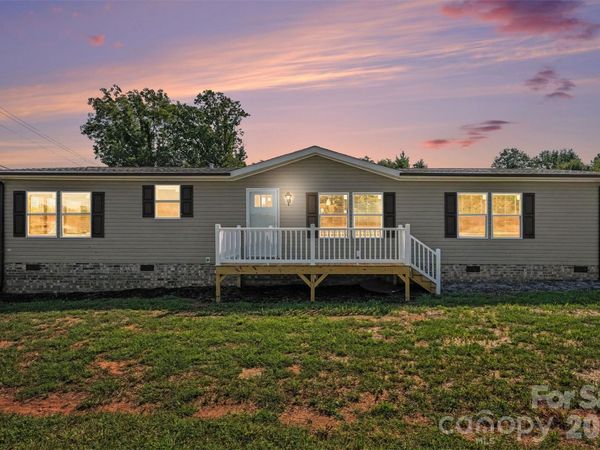 801 EagleView Lane , Lawndale, NC 28090