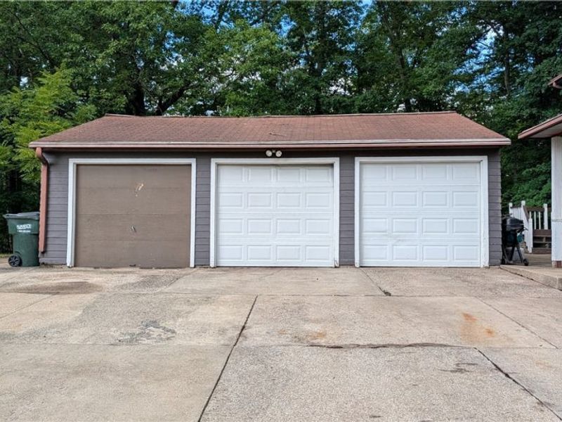 197 Forest Drive, Bedford, OH 44146 Photo 2