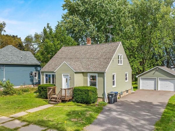 1501 S CHERRY AVENUE, Marshfield, WI 54449