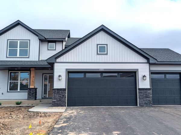 7971 Upper 41st Street N, Oakdale, MN 55128