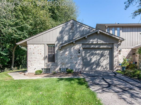 1821 Van Hill Court, Rochester Hills, Mi 48309