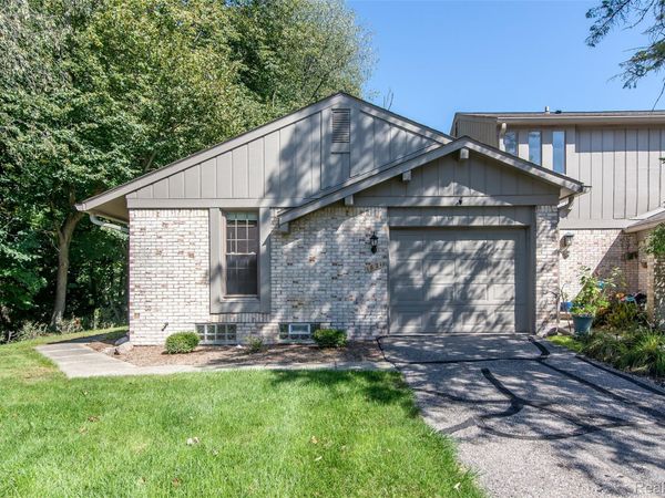 1821 Van Hill Court, Rochester Hills, Mi 48309