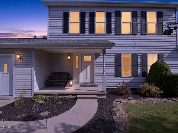 335 Royal Bounty Lane , Wauseon, OH 43567