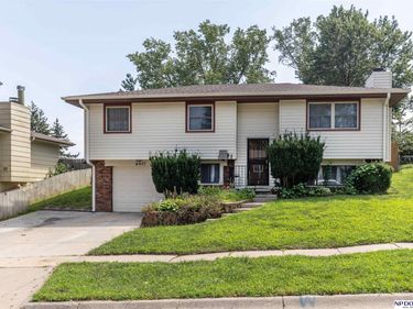 4931 W Champion Court, Lincoln, NE 68524