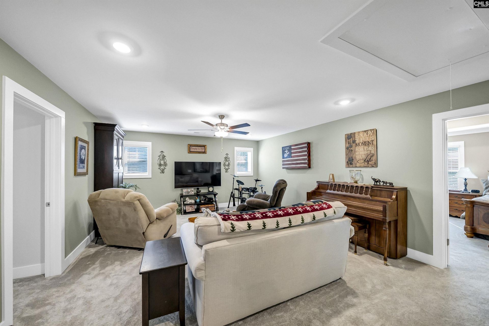 8 Elk Run Court  Photo 32