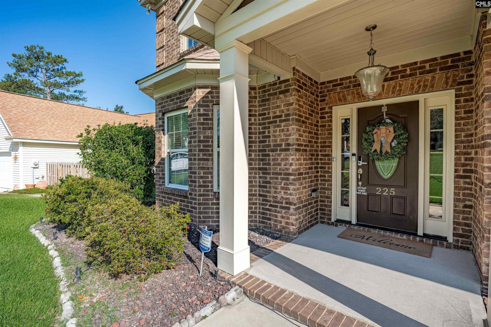 225 Lower Glen Circle  Photo 4