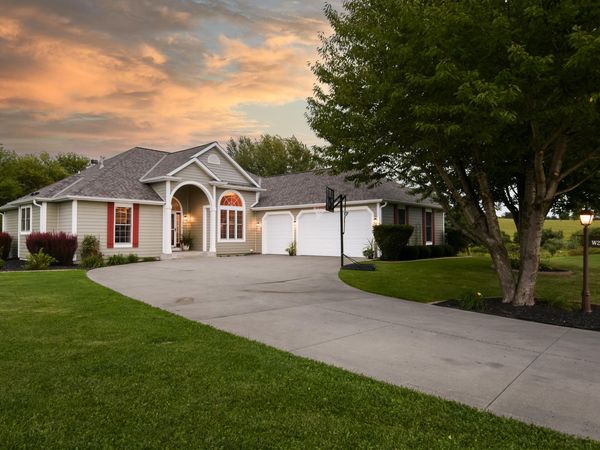 W2366 Mcaleavey Ct, Ashippun, WI 53066