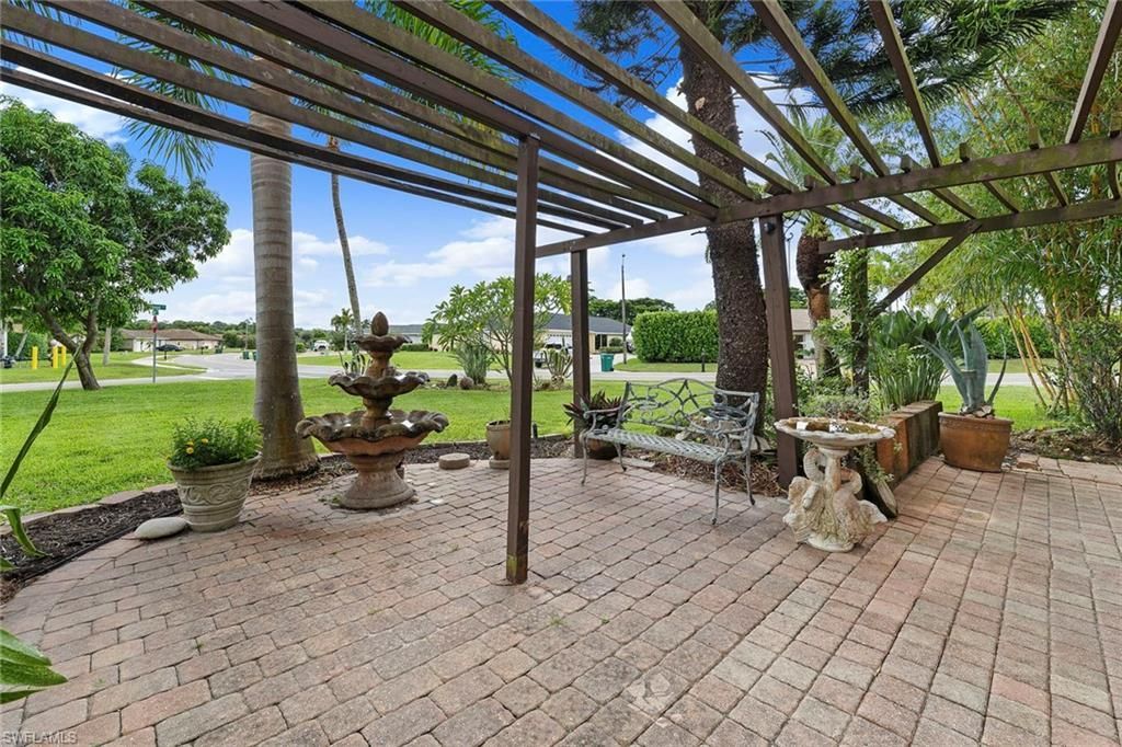 511 Eastwood Dr, Naples, FL 34110 Photo