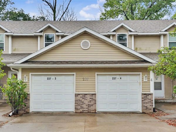 237 38th St Drive SE, Unit 4, Cedar Rapids, IA 52403