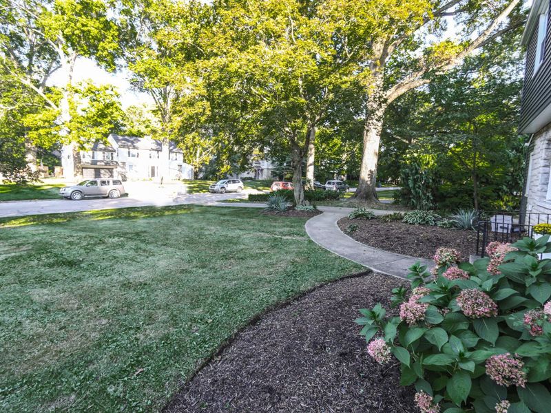 2441 Berwick Boulevard, Columbus, OH 43209 Photo 4