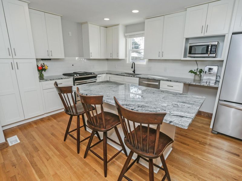 2441 Berwick Boulevard, Columbus, OH 43209 Photo 8