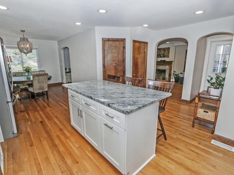 2441 Berwick Boulevard, Columbus, OH 43209 Photo 9