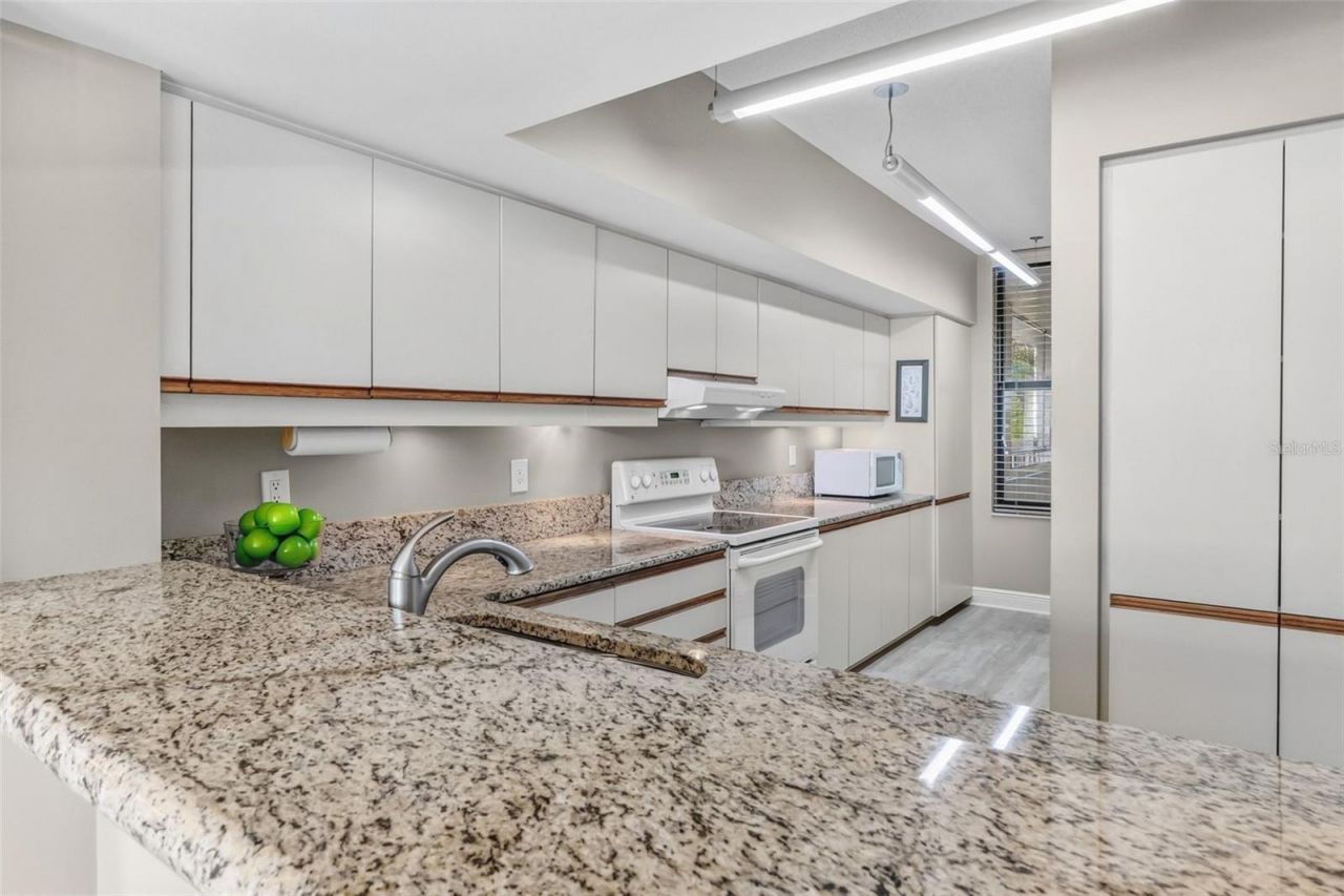 1932 Harbourside Drive, Unit 214, Longboat Key, FL 34228 Photo