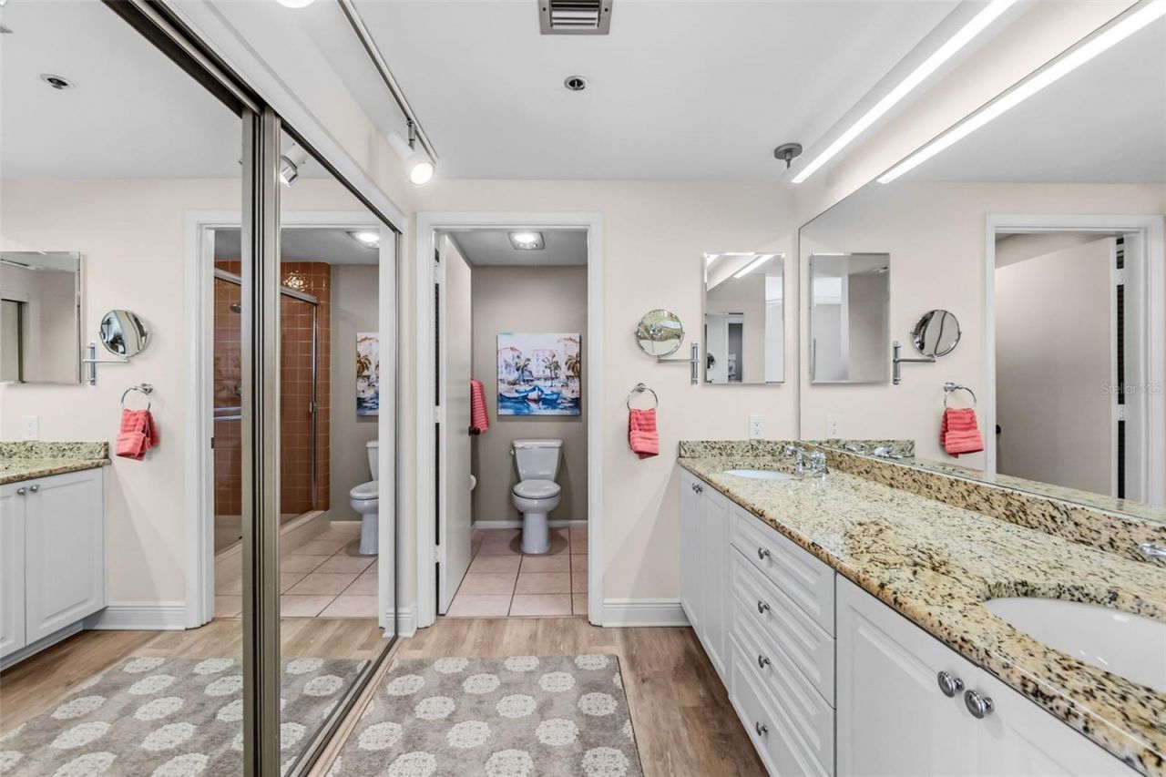 1932 Harbourside Drive, Unit 214, Longboat Key, FL 34228 Photo