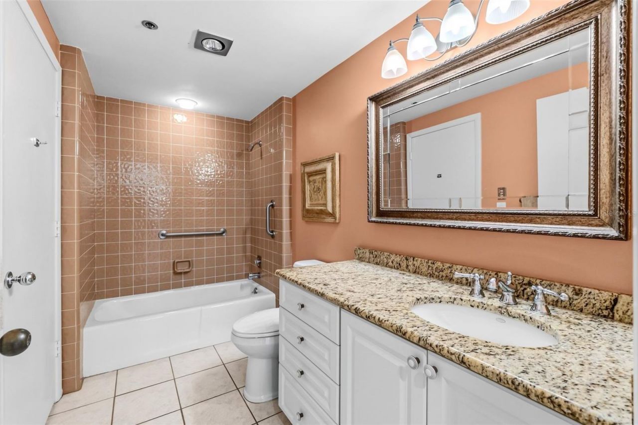 1932 Harbourside Drive, Unit 214, Longboat Key, FL 34228 Photo