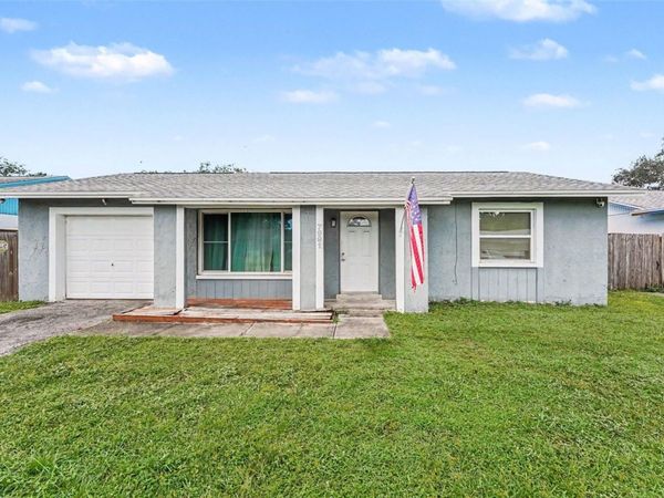7991 ABERDEEN CIRCLE , LARGO, FL 33773