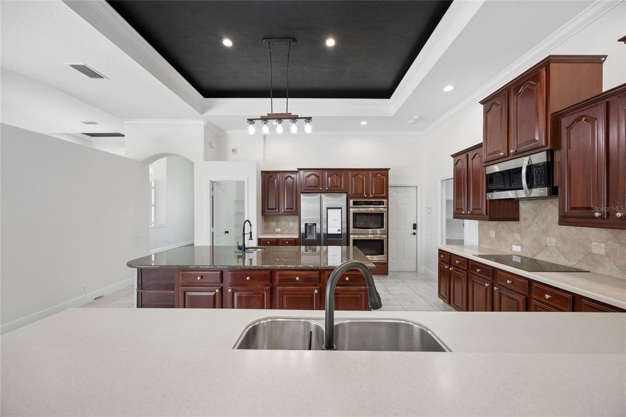 1233 Vista Hills Drive, Lakeland, FL 33813 Photo