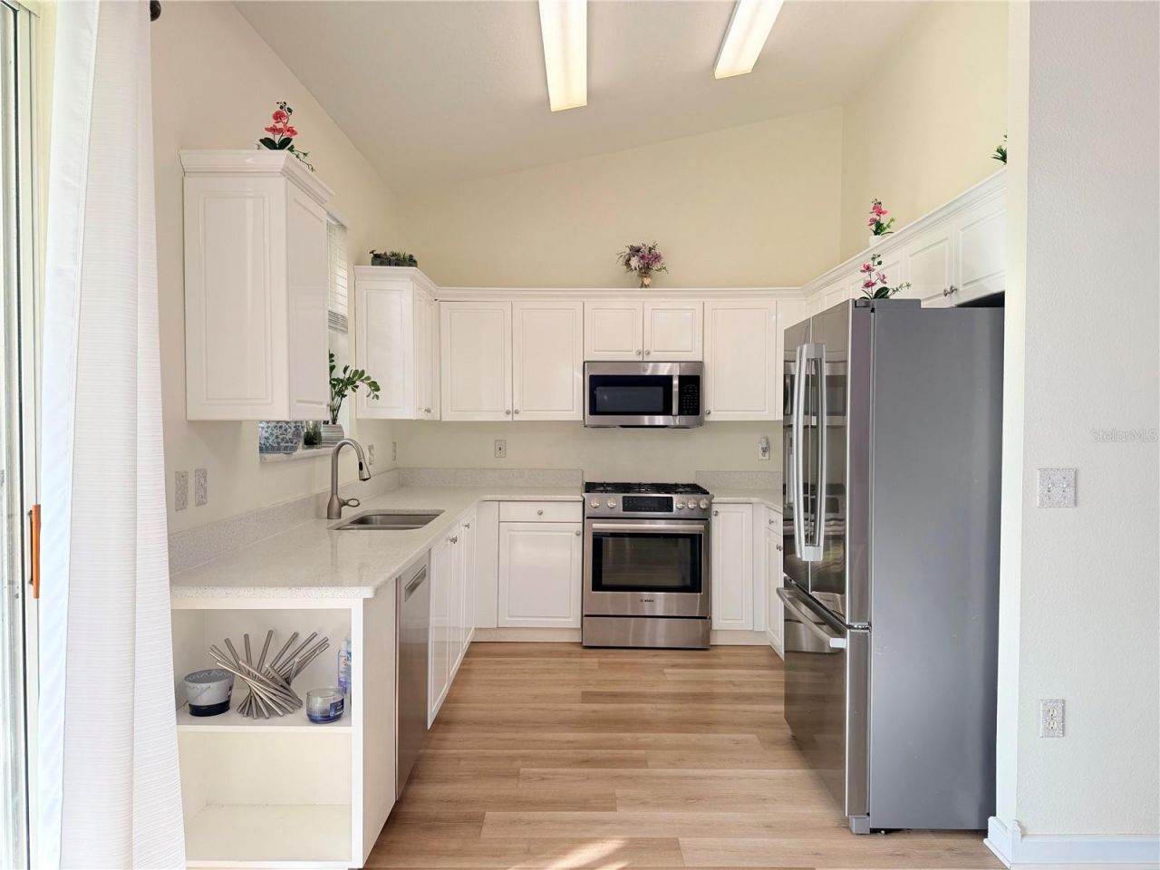 24604 Laurel Ridge Drive , Lutz, FL 33559 Photo
