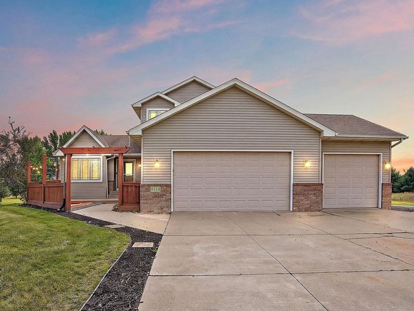 9114 190th Avenue NW, Nowthen, MN 55330