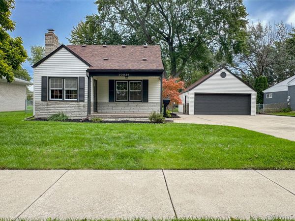 30036 Oakgrove Street, St Clair Shores, Mi 48082