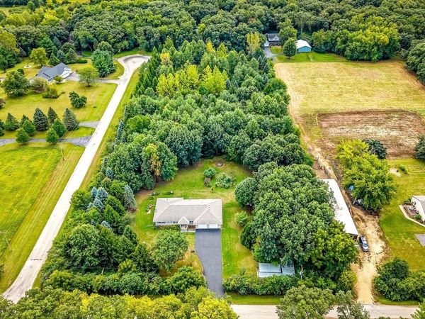 15085 E McNeal Road, MONROE CENTER, IL 61052