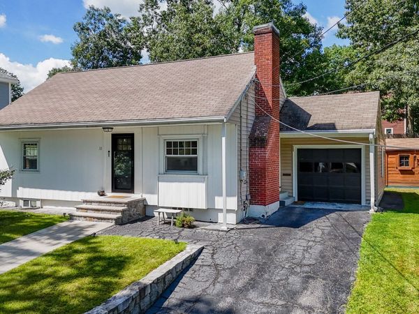 13 Cedar St, Chelmsford, MA 01863