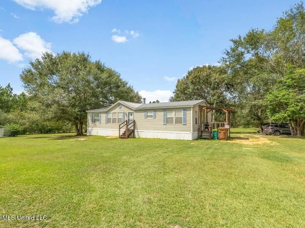 18276 Simmons Drive, Saucier, MS 39574