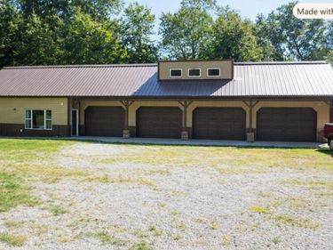 3943 Kentucky 274 , Eddyville, KY 42038