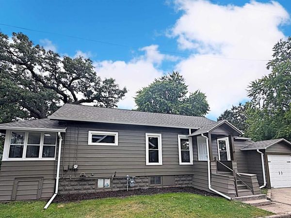 811 RANDALL PLACE, Oshkosh, WI 54901