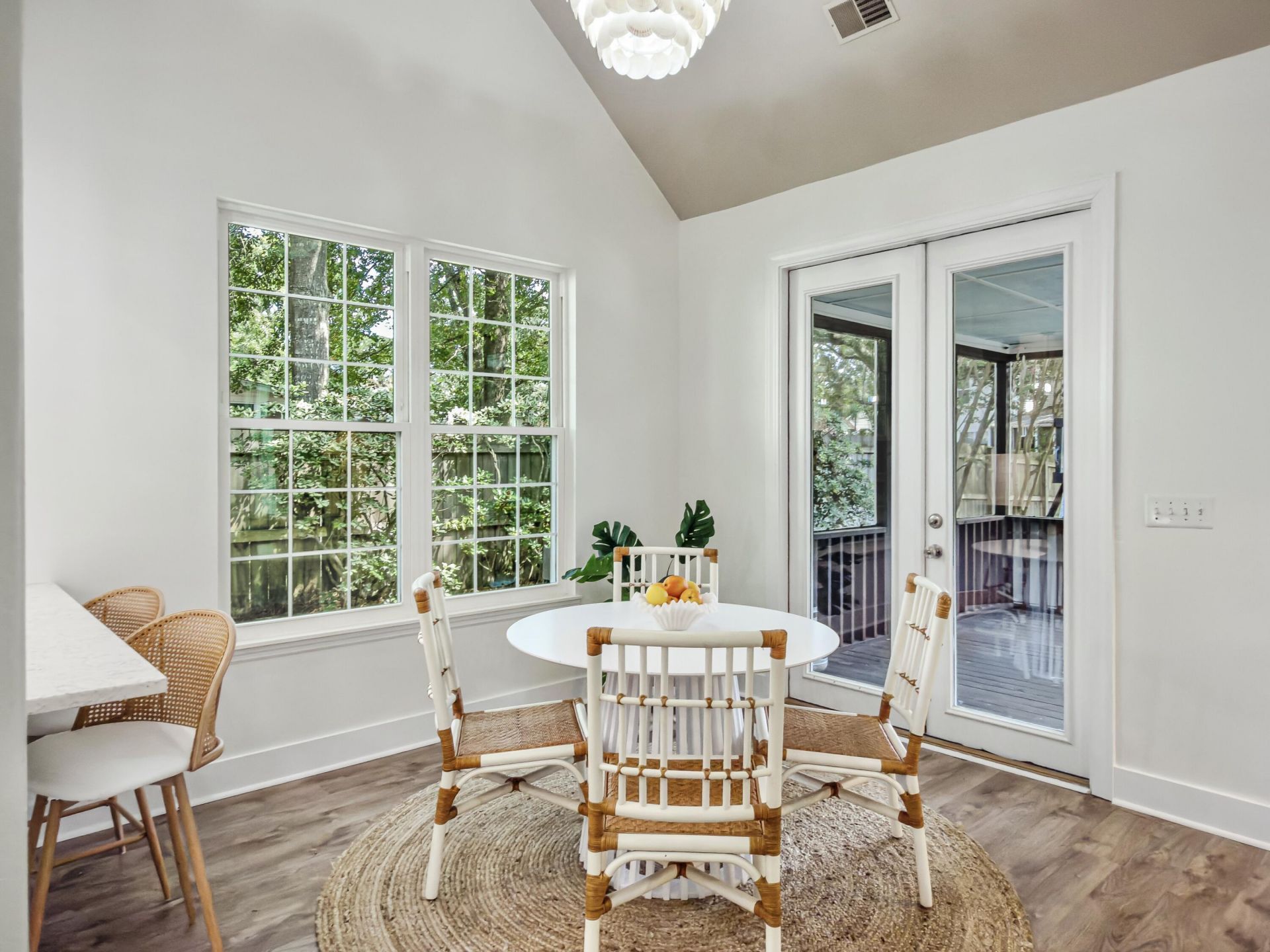2085 Country Manor Drive Photo 34