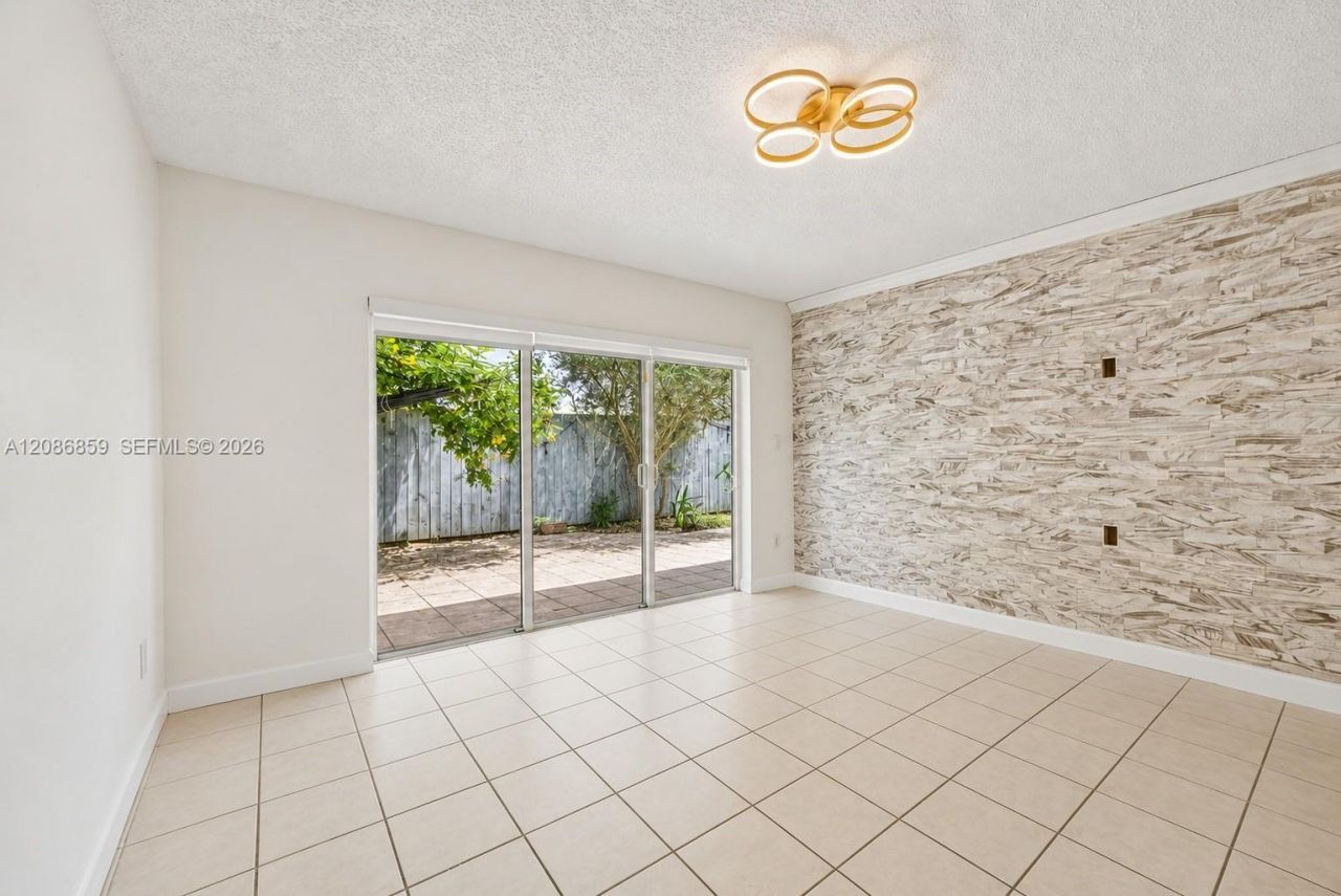 16525 SW 97th Ter , Miami, FL 33196 Photo