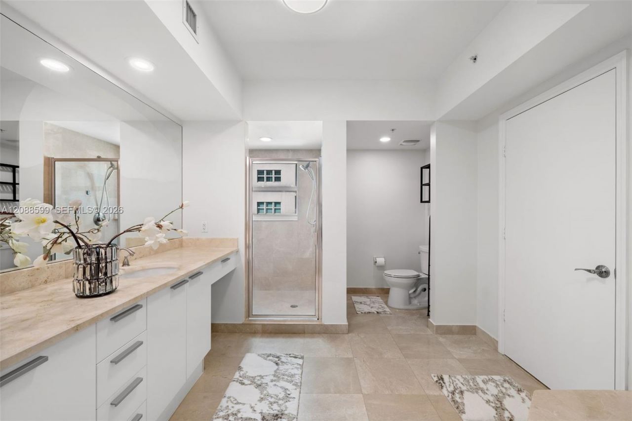 14951 Royal Oaks Ln , Unit 701, North Miami, FL 33181 Photo