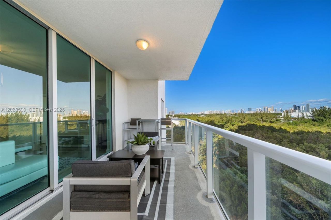 14951 Royal Oaks Ln , Unit 701, North Miami, FL 33181 Photo