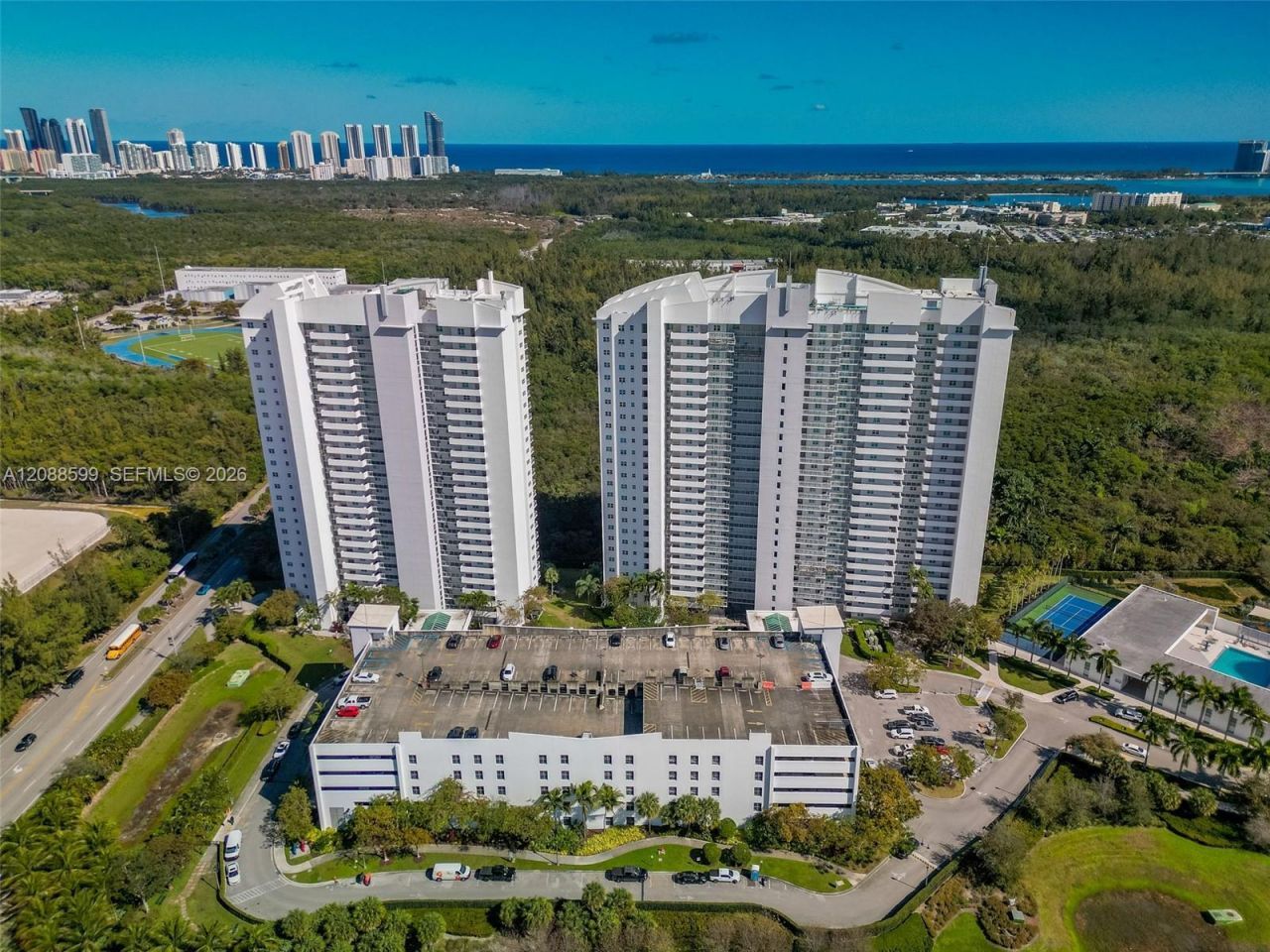 14951 Royal Oaks Ln , Unit 701, North Miami, FL 33181 Photo