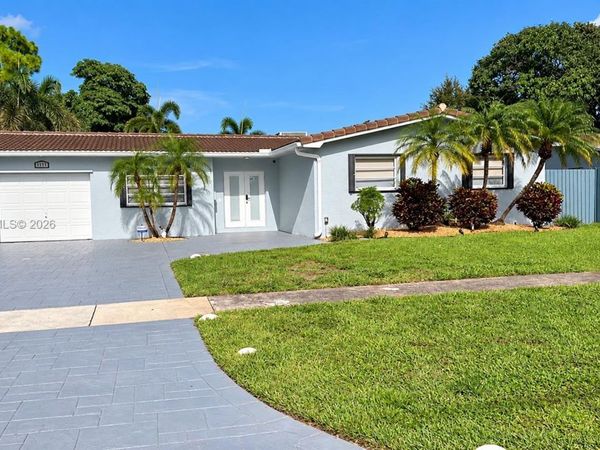 1711 N 50th Ave, Hollywood, FL 33021