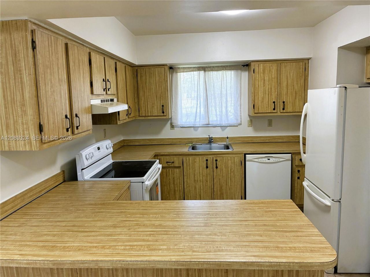 9324 SW 132nd St, Miami, FL 33176 Photo