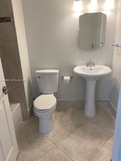 2496 Centergate Dr , Unit 201, Miramar, FL 33025 Photo