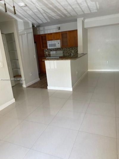 2496 Centergate Dr , Unit 201, Miramar, FL 33025 Photo