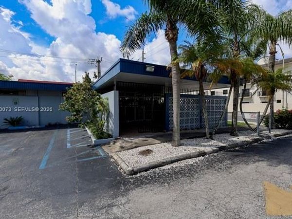 2825 E 4th Ave , Hialeah, FL 33013