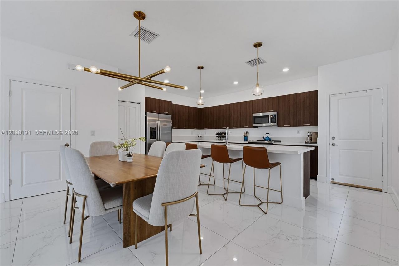 4605 NW 83rd Path , Doral, FL 33166 Photo