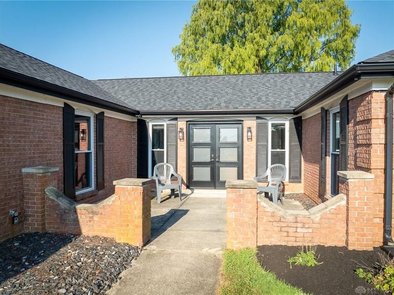 2411 Brown Bark Drive, Beavercreek, OH 45431 Photo 2