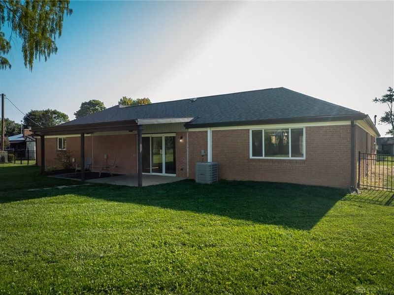 2411 Brown Bark Drive, Beavercreek, OH 45431 Photo 4