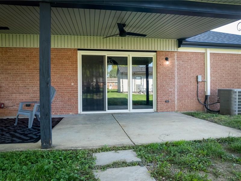 2411 Brown Bark Drive, Beavercreek, OH 45431 Photo 5
