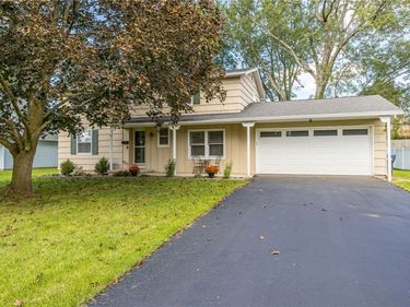 50 Medallion Circle , Rochester, NY 14626