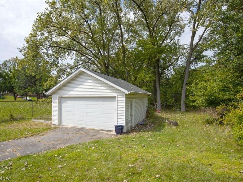 13107 Cranwood Park Boulevard, Garfield Heights, OH 44125 Photo 20
