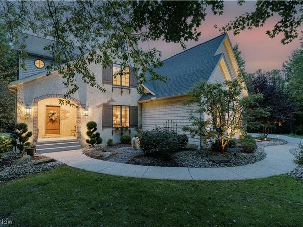 7734 Bainbridge Road , Chagrin Falls, OH 44023
