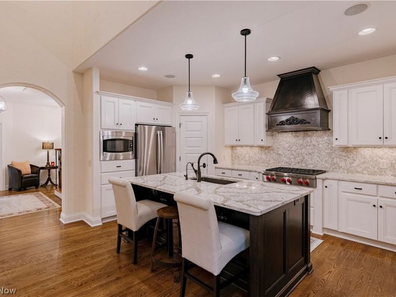 7734 Bainbridge Road, Chagrin Falls, OH 44023 Photo 12